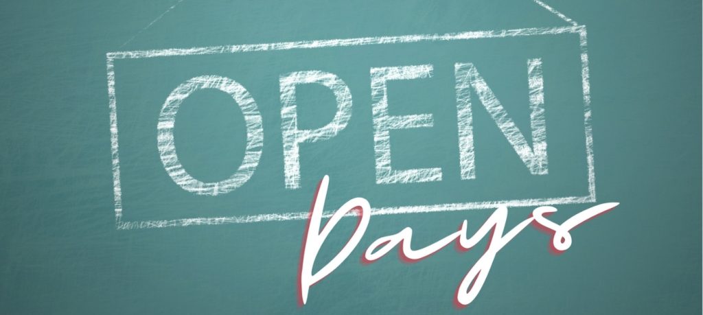 Banner verde con su scritto "open days"